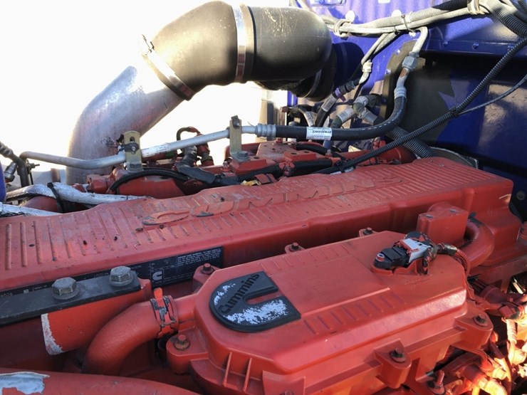 2015-peterbilt-389-image-10