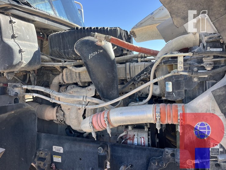 2021-freightliner-coronado-122-sd-image-7