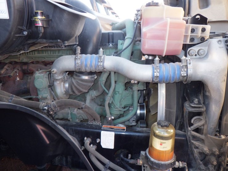 2022-volvo-vnl-760-image-28