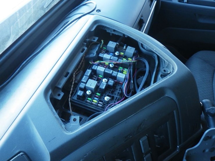 2020-volvo-vnl-760-image-16