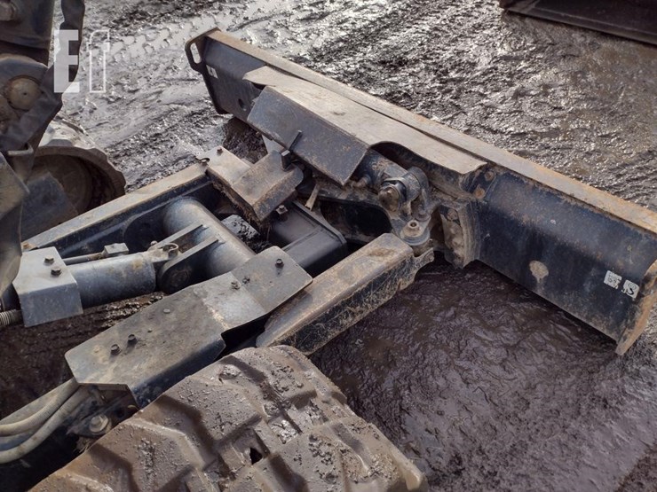 2017-kubota-kx040-4-image-24