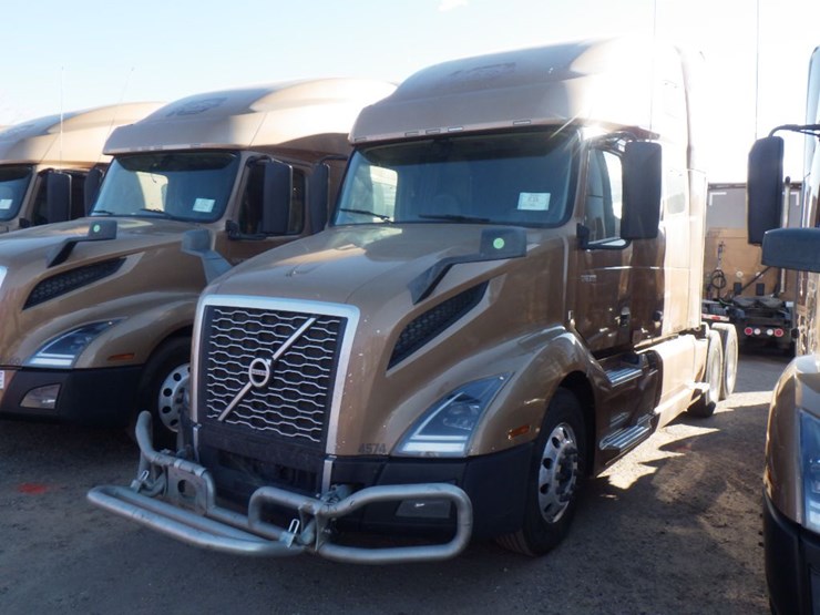 2022-volvo-vnl-760-image-1