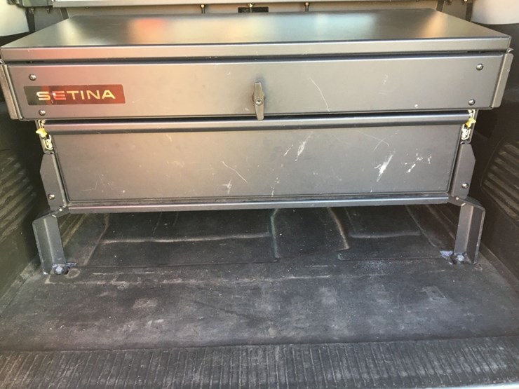 2016-chevrolet-tahoe-image-11