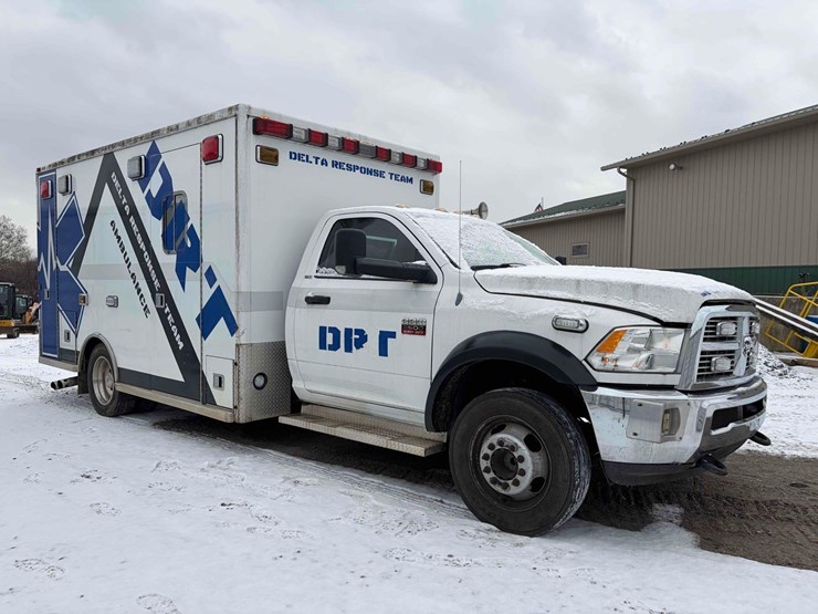 2012-dodge-5500-ambulance-image-3