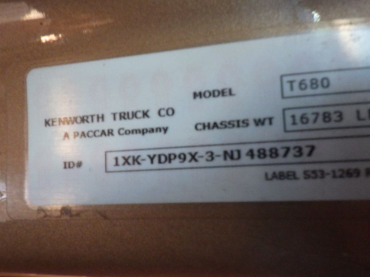 2022-kenworth-t680-image-26