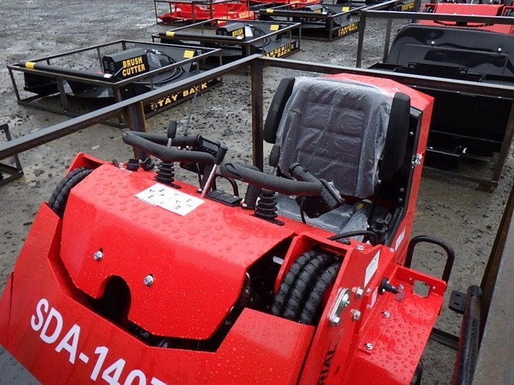 2025-agt-sda-140t-skid-steer-tracked-loader-image-11