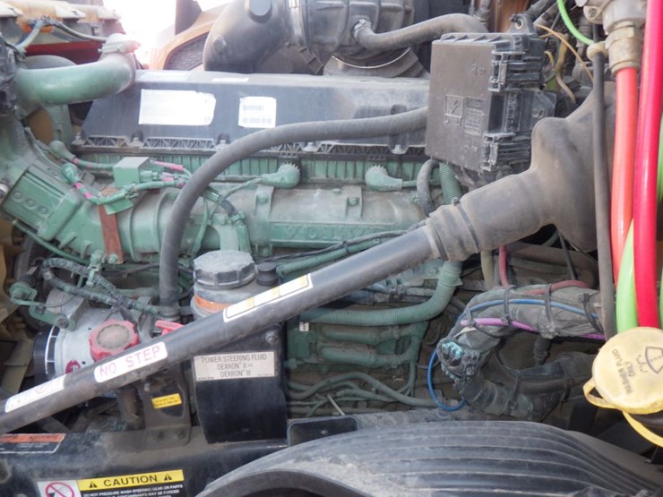 2022-volvo-vnl-760-image-21