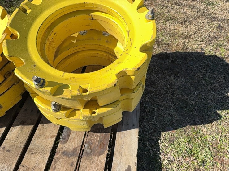 two-sets-of-205/72-kg-weights-buying-it-by-the-set-two-times-the-money-￼-image-8