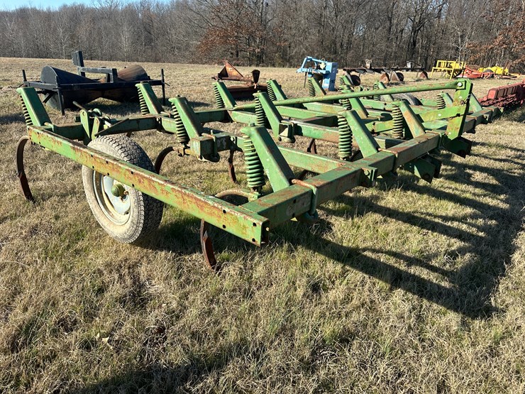 #35833-•-16'-chisel-plow-image-2