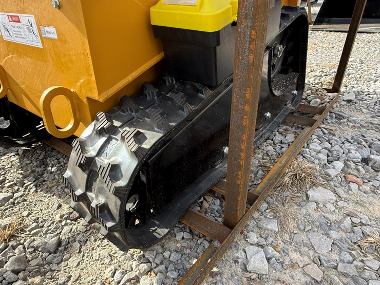 #82-•-unused-agt-mx-crt23-stand-on-tracked-loader-mxcrt232025j00637-inv#-35702-image-15