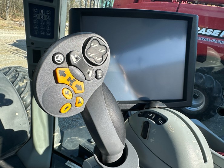 2014-new-holland-t8.330-image-85