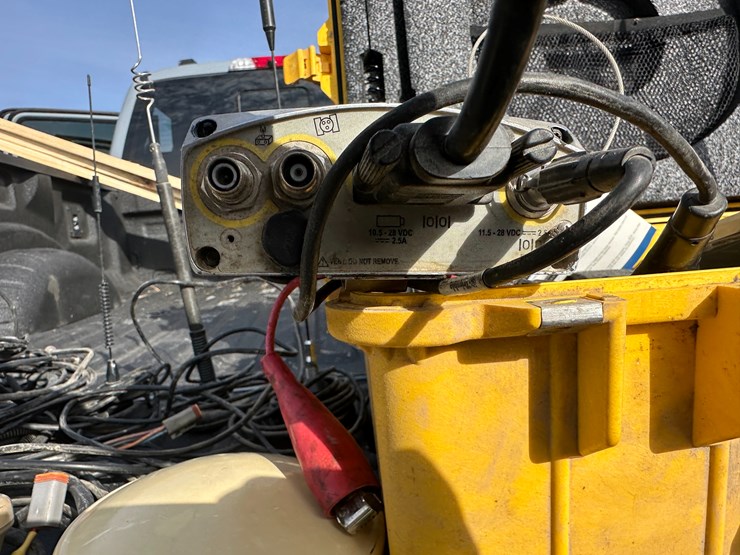 #36280-•-trimble-gps-system-image-10