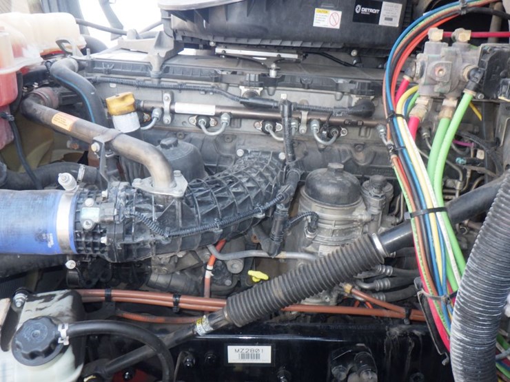 2022-freightliner-cascadia-126-image-24