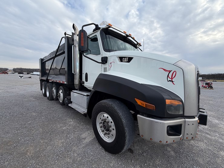 2016-caterpillar-ct660s-image-14