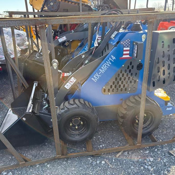 AGT Compact Track Loader