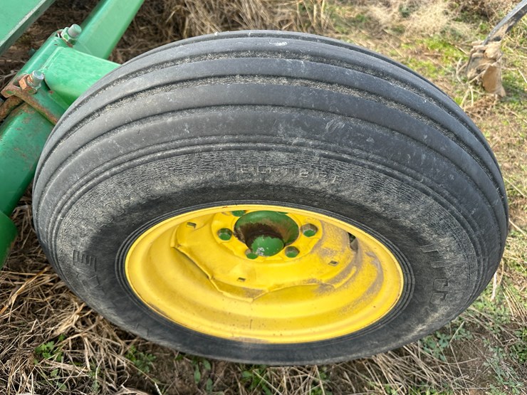 john-deere-520-image-6