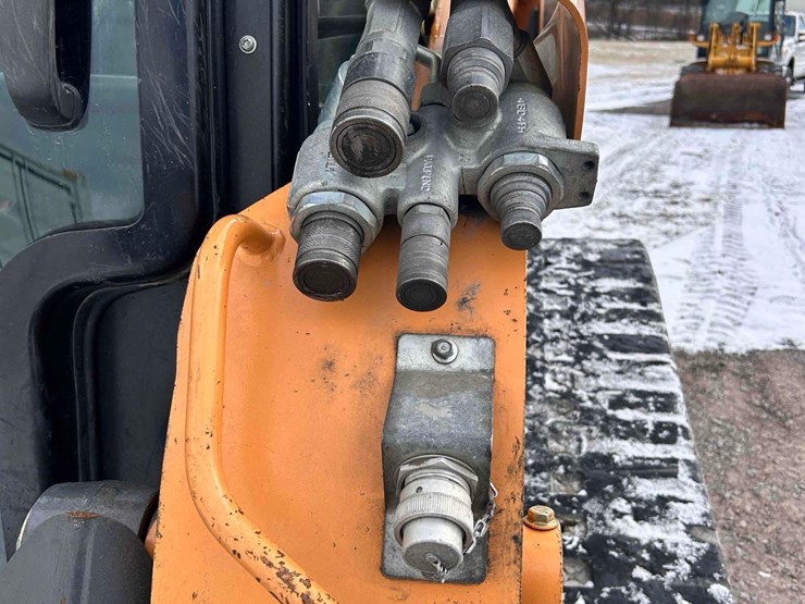 2021-case-tv450b-image-10