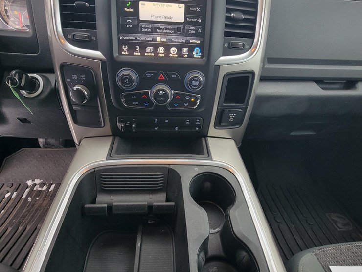 2016-dodge-ram-2500-image-6