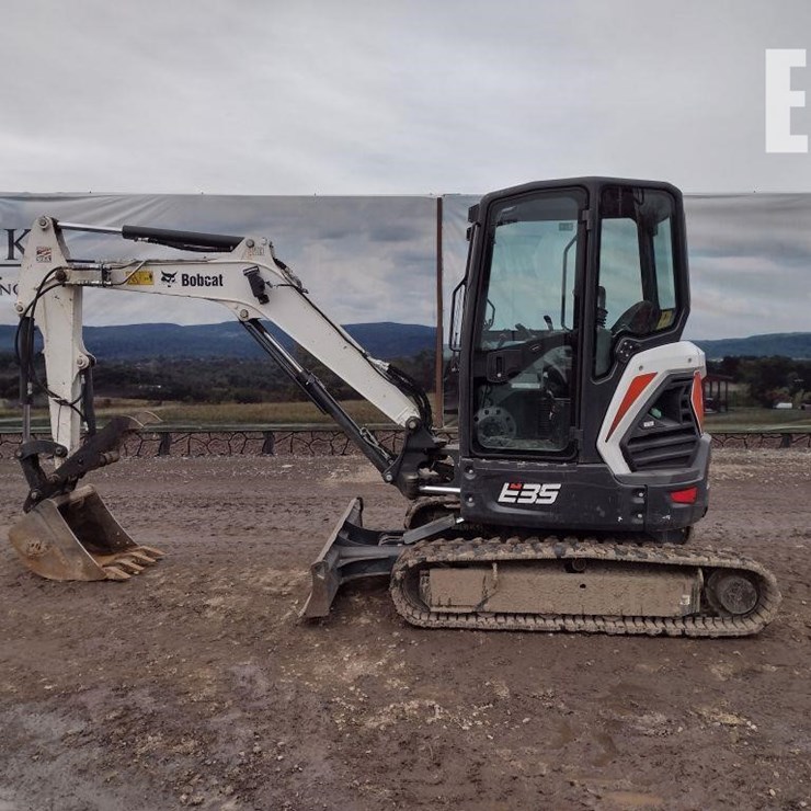 2021 BOBCAT E35i