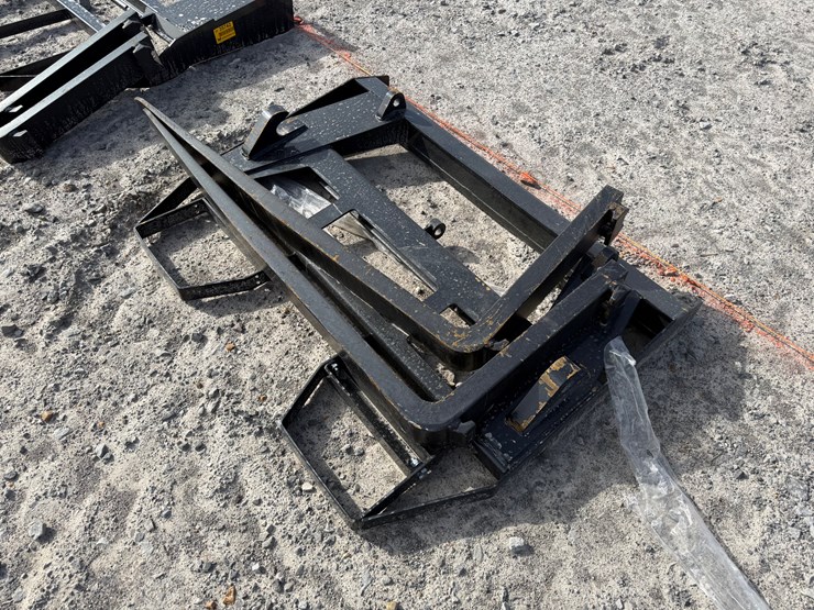 #22781-•-unused-agt-isocpf48-6600-ff-48"-wheel-loader-forks-image-2