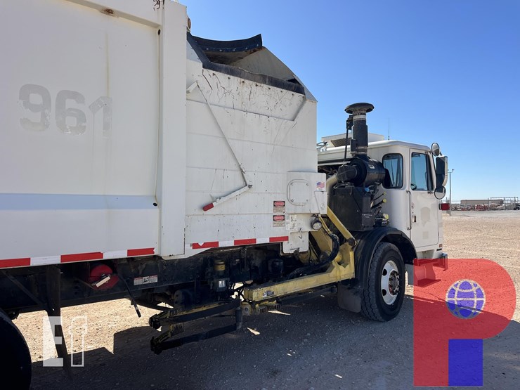 2017-autocar-xpeditor-image-6