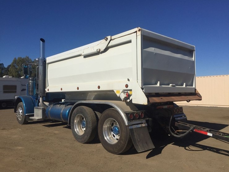 2009-peterbilt-388-image-6