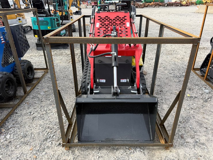 #22788-•-unused-agt-ysrt14-stand-on-tracked-loader-ysrt142025l102468-image-3