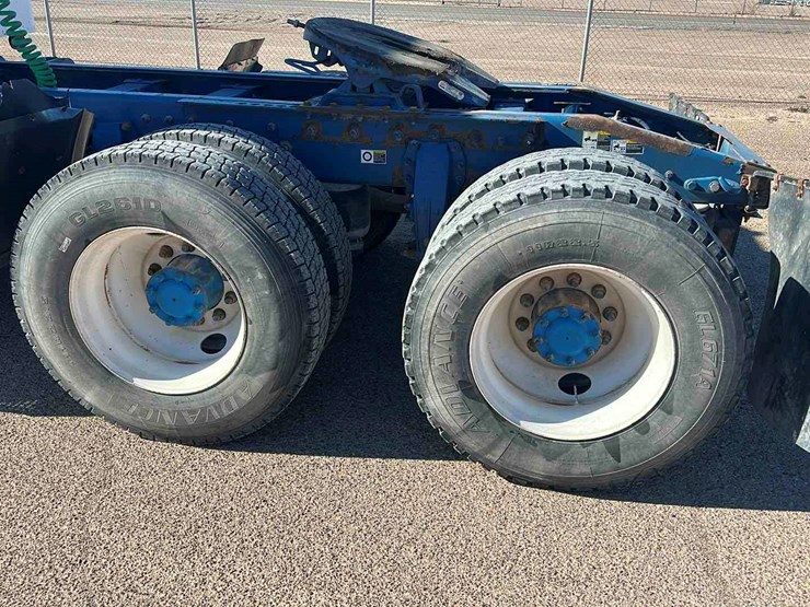 2012-peterbilt-367-image-6