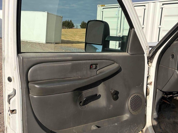 2006-chevrolet-2500hd-image-11