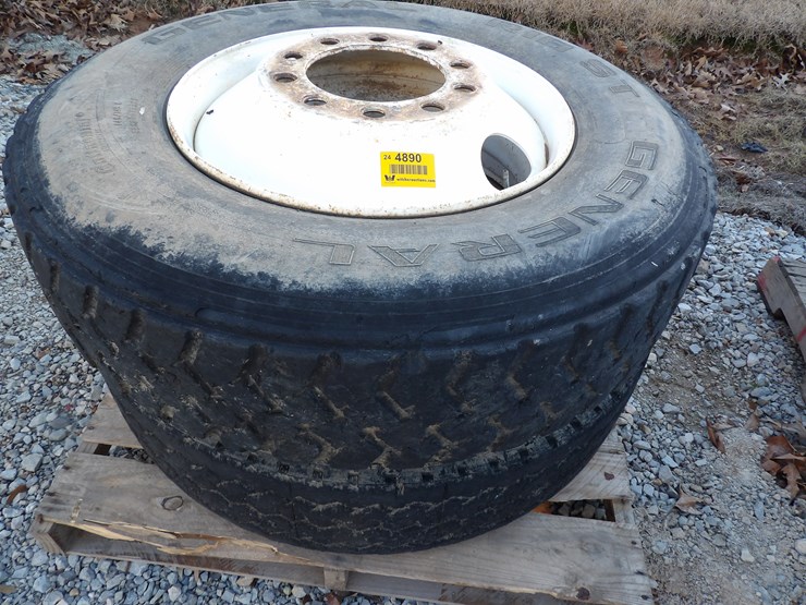 #4890-•-**lot-of-(2)-general-11r24.5-tires-image-1