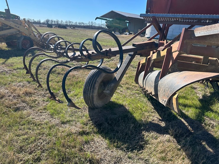 #35253-•-levee-hog-levee-squeeze-w/seeder-and-wheel-type-levee-packer-image-44