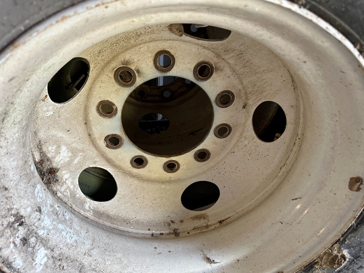 #35096-•-lot-of-(2)-dynatrac-295/75r22.5-tires-w/rims-image-6