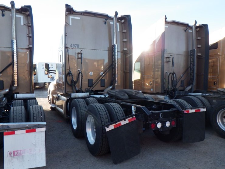 2022-kenworth-t680-image-14