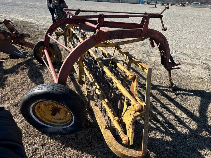 #37667-•-new-holland-hay-rake-image-2