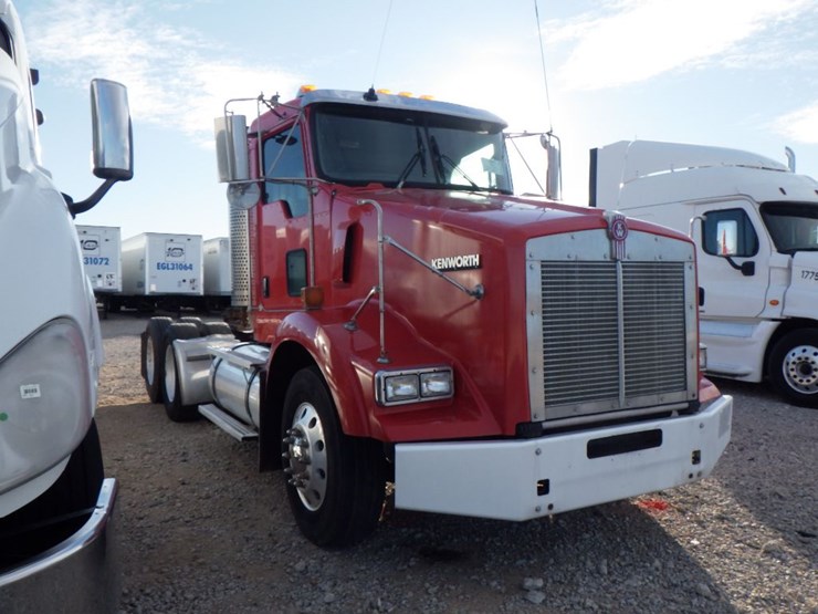 2010-kenworth-t800-image-4