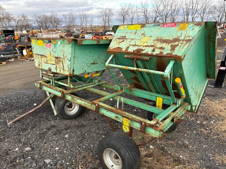 feed-cart-w/-double-hoppers-image-1