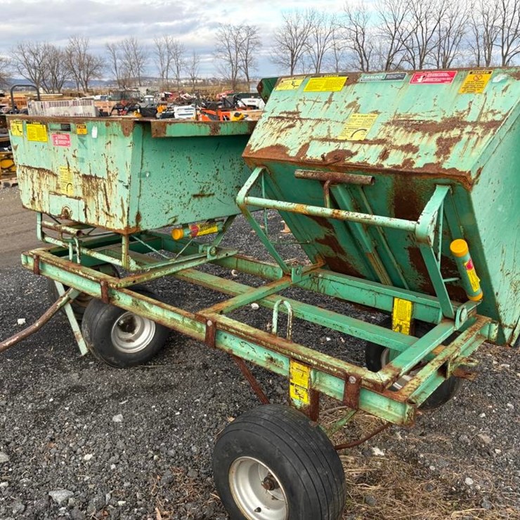 Feed Cart w/ Double Hoppers