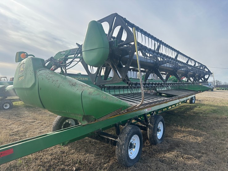 2015-john-deere-630d-image-3