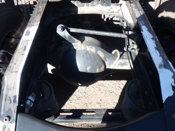 2022-volvo-vnl-760-image-10