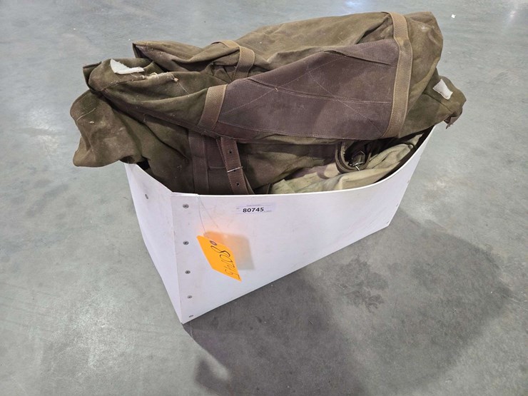 (2)-boxes-of-hay-sacks-with-leads-and-rope-image-1