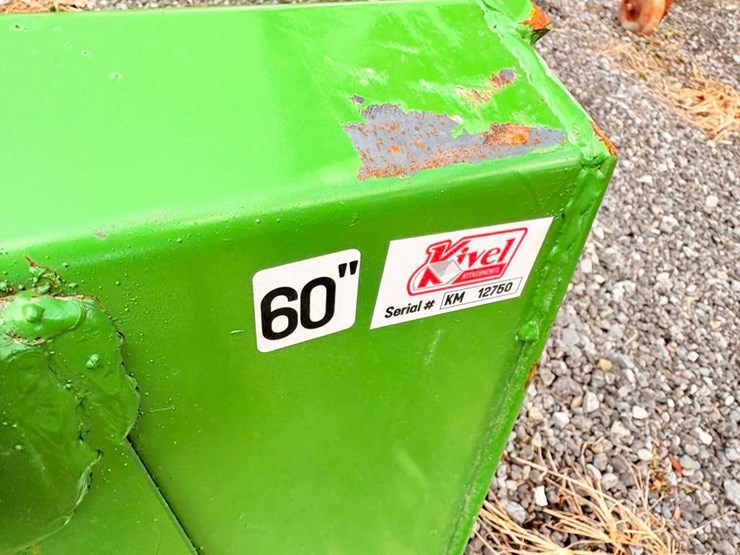 (new)-john-deere-kivel-60in-bucket-image-5