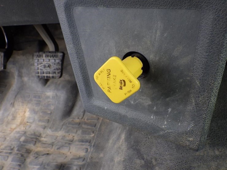 2015-ford-f750-image-28