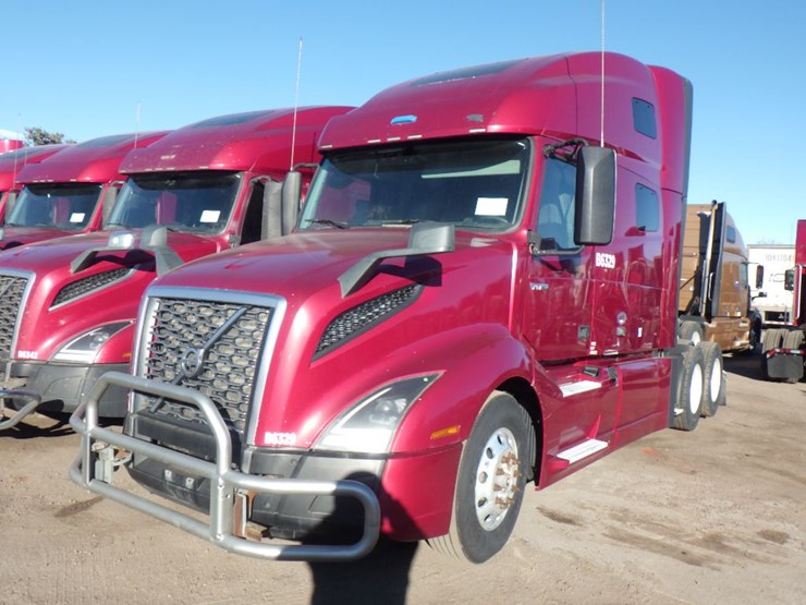 2020-volvo-vnl-760-image-1