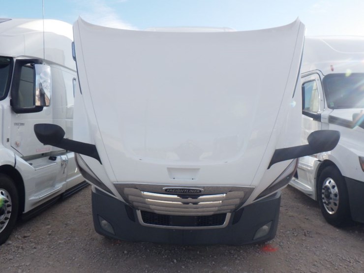 2022-freightliner-cascadia-126-image-25