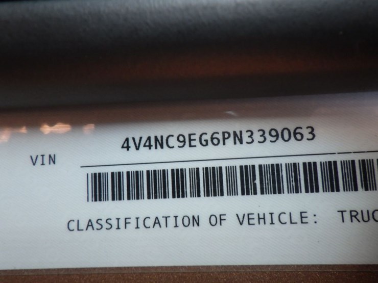 2023-volvo-vnl-760-image-23