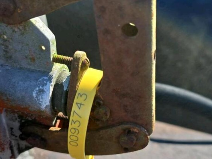 250-gal-fuel-tank-w/-pump-image-5