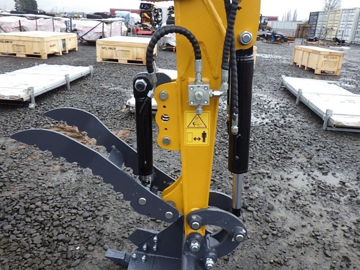 2025-sdlanch-sdle20-hydraulic-excavator-image-13