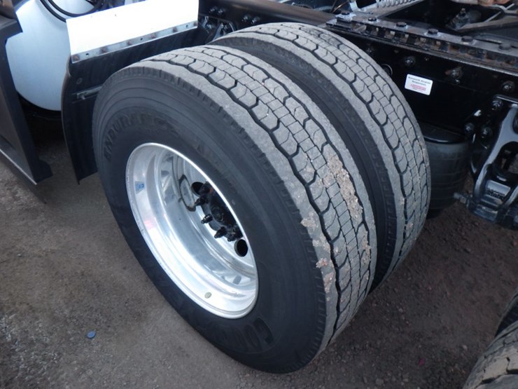 2024-kenworth-t680-image-14