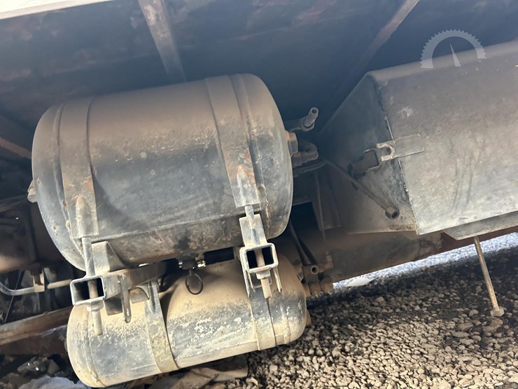 2015-volvo-f6-image-34