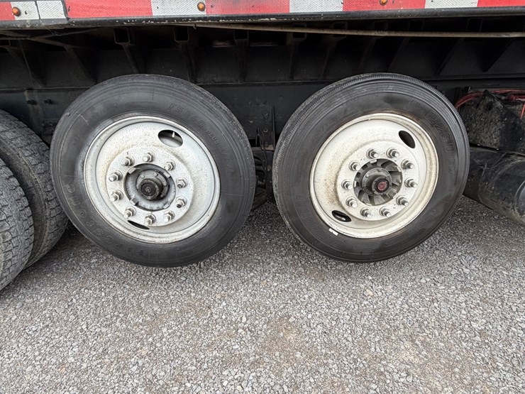 2016-caterpillar-ct660s-image-11